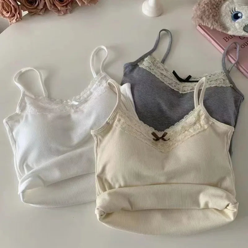 top de encaje de color liso con tirantes