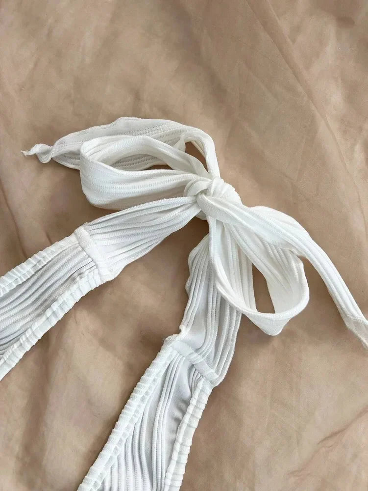 Top corto sexy con cuello en V y cuello halter