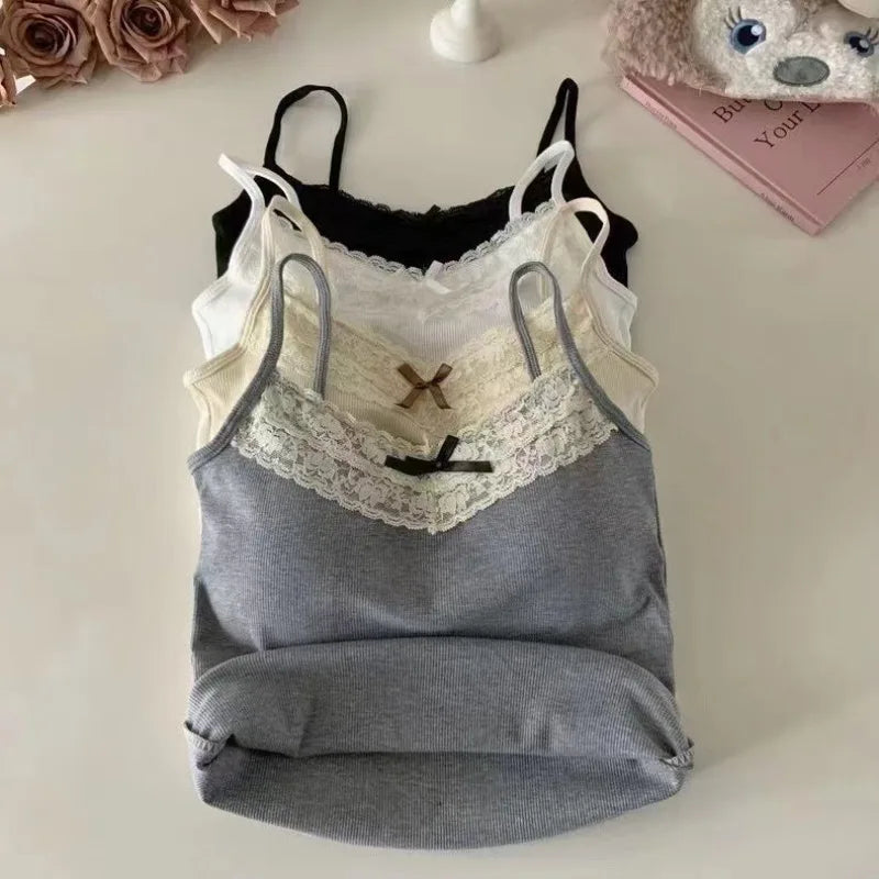 top de encaje de color liso con tirantes